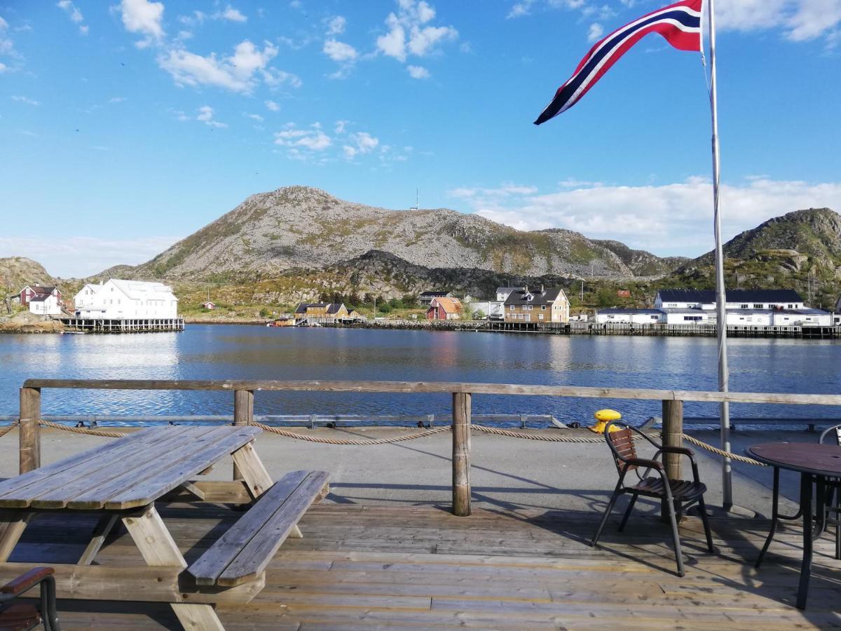 Heimbrygga Restaurant & Accommodation Skrova エクステリア 写真